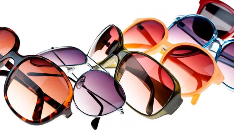 Скидки на солнцезащитные очки по акциям в августе